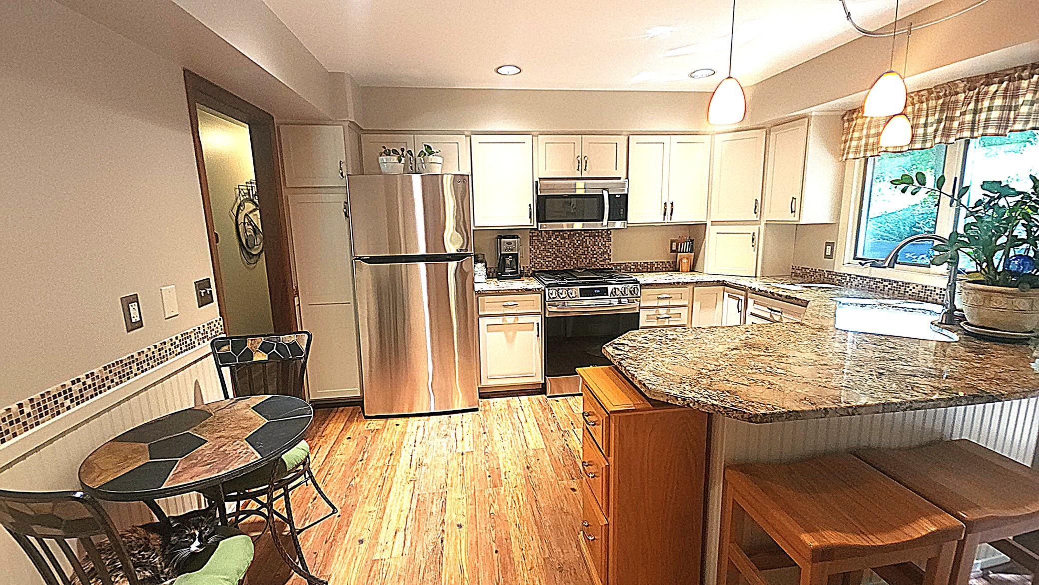 kitchen 4.JPG