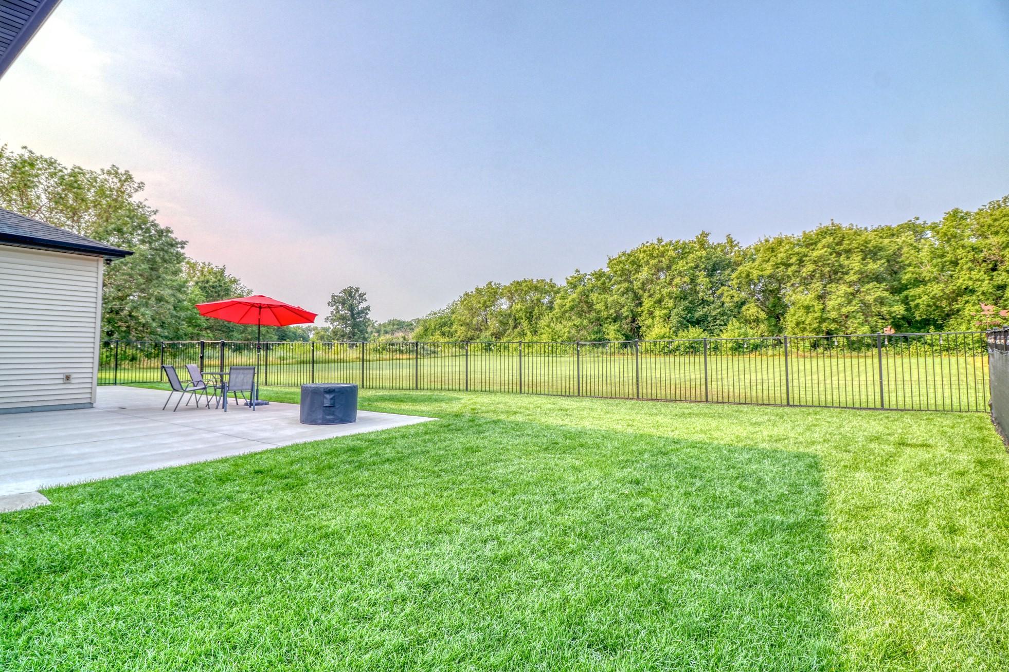 Backyard1_3.jpg