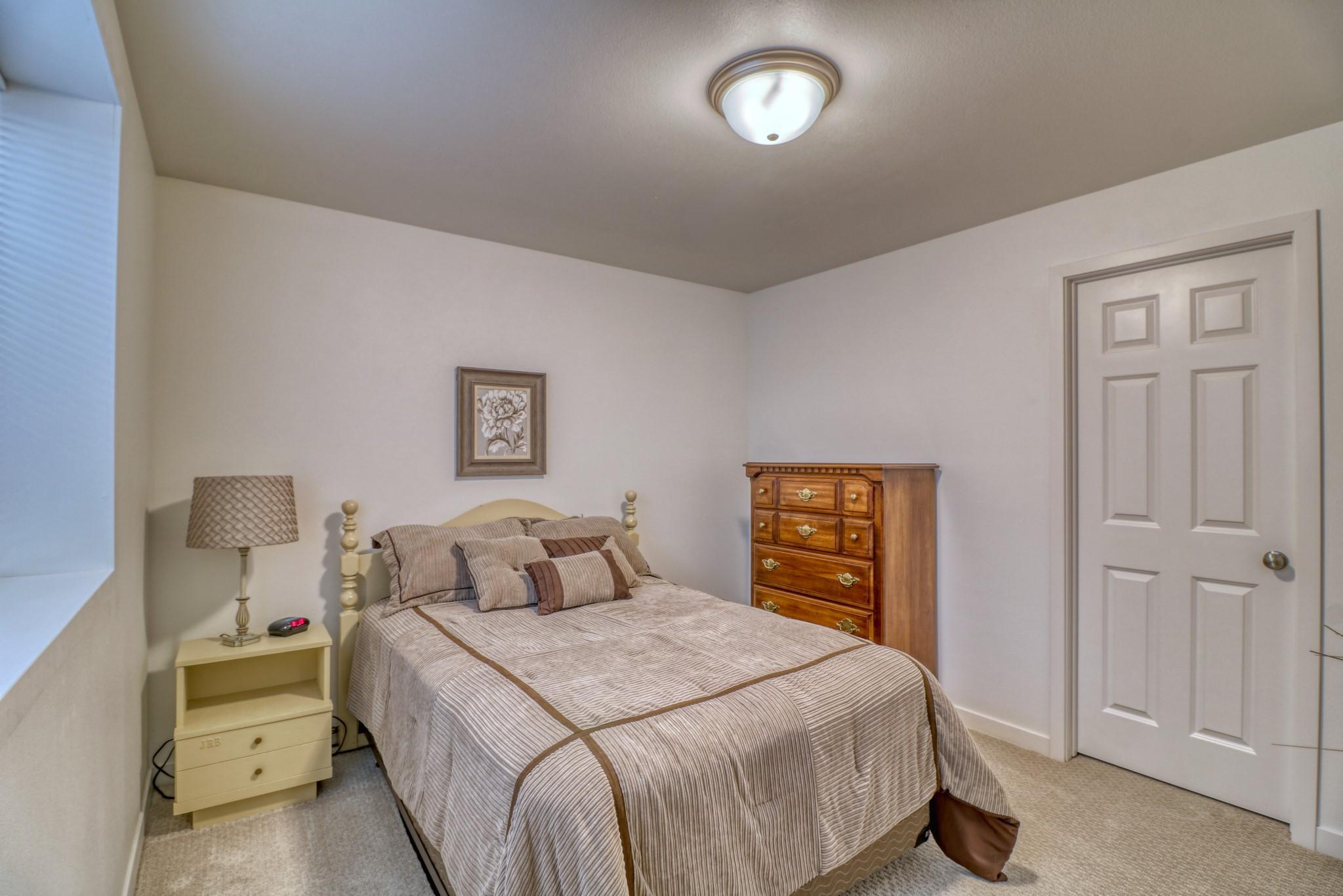 Basement Bedroom2_2.jpg
