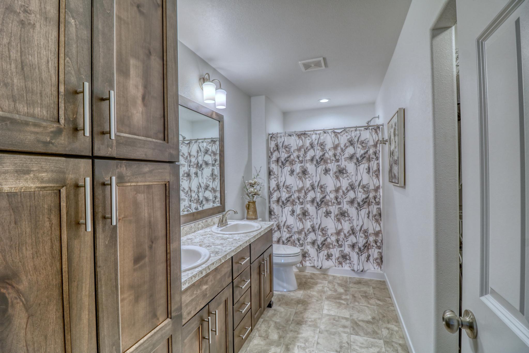 Primary Full Bathroom1_1.jpg