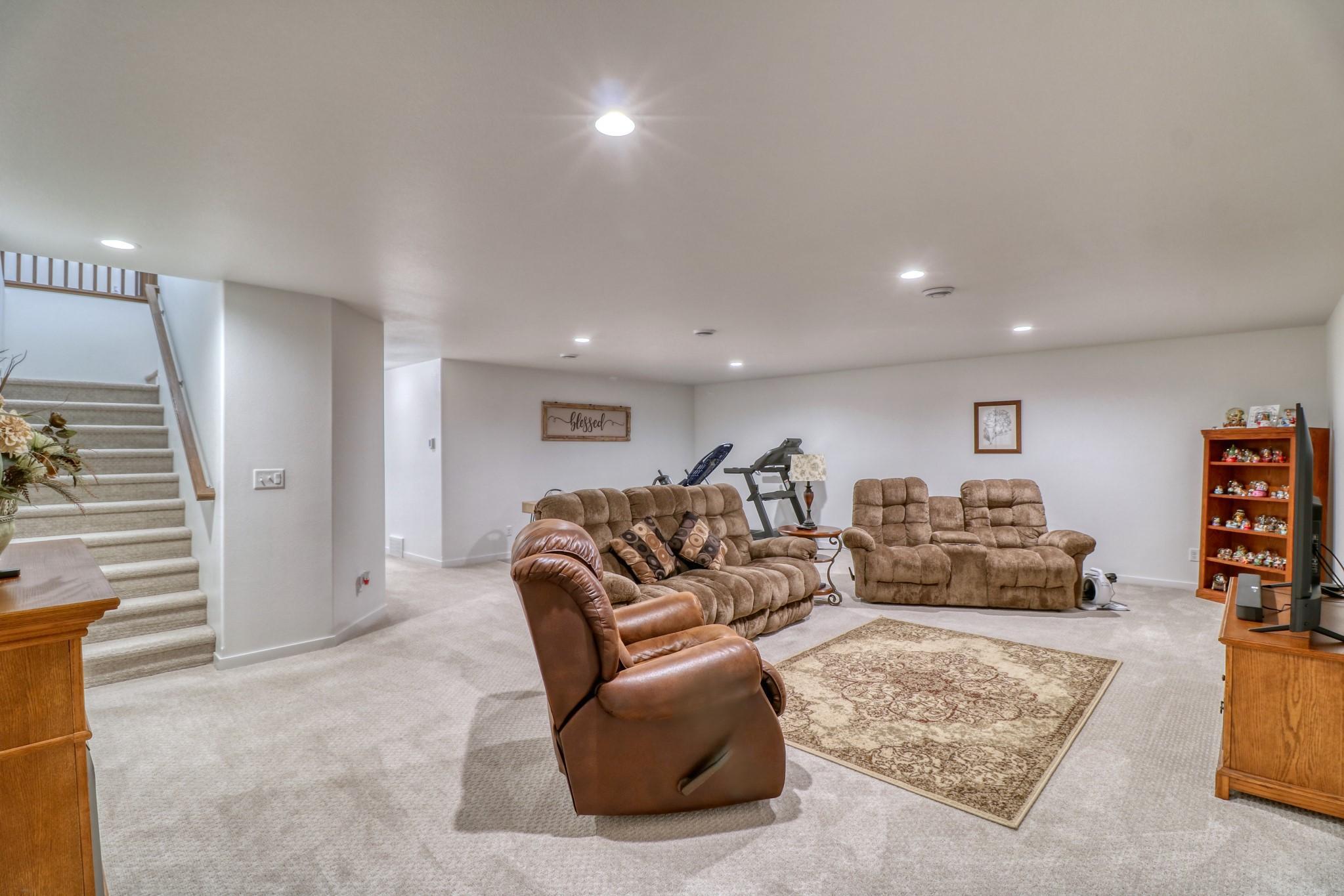 Basement Familyroom1_0.jpg