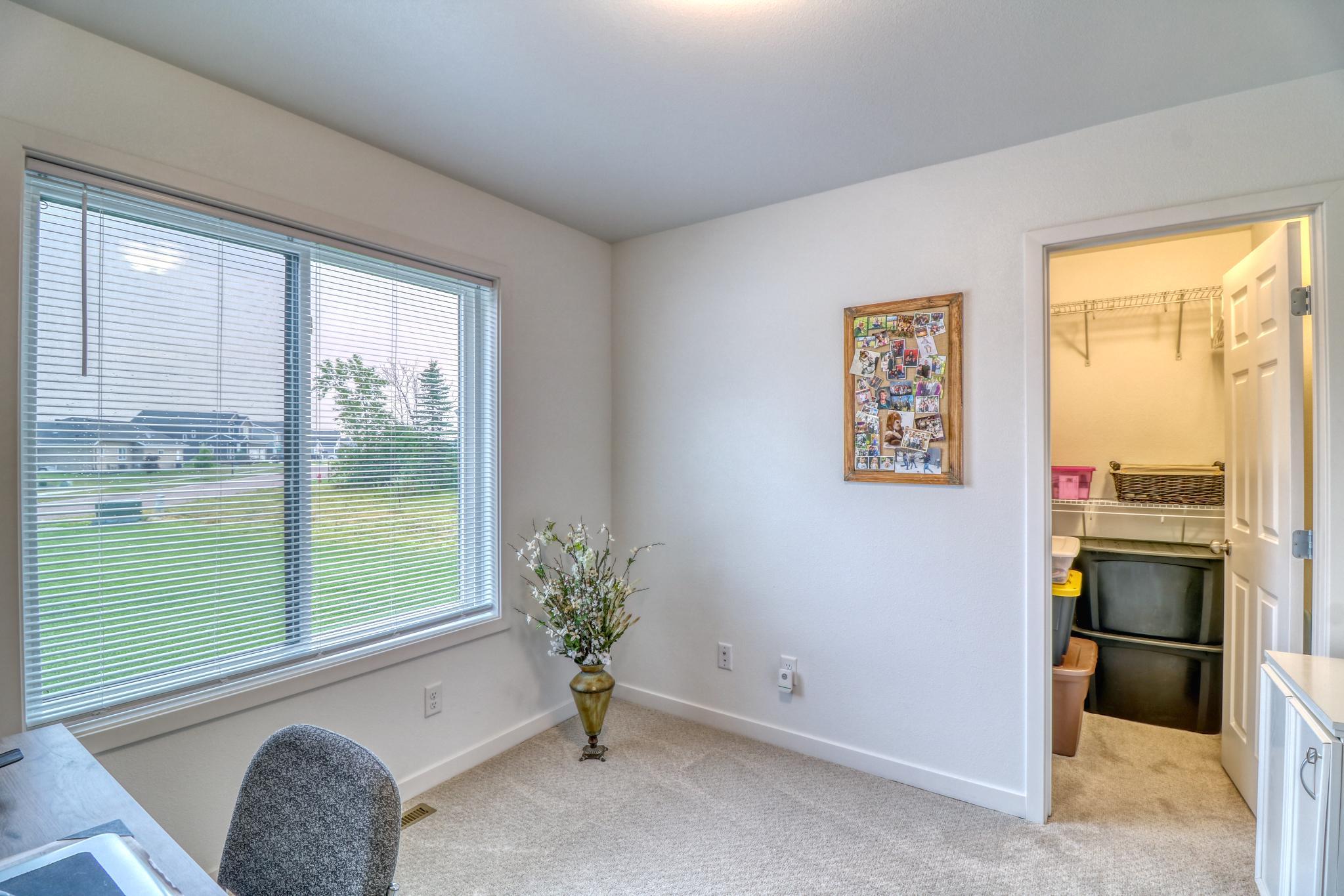 Bedroom2_2.jpg