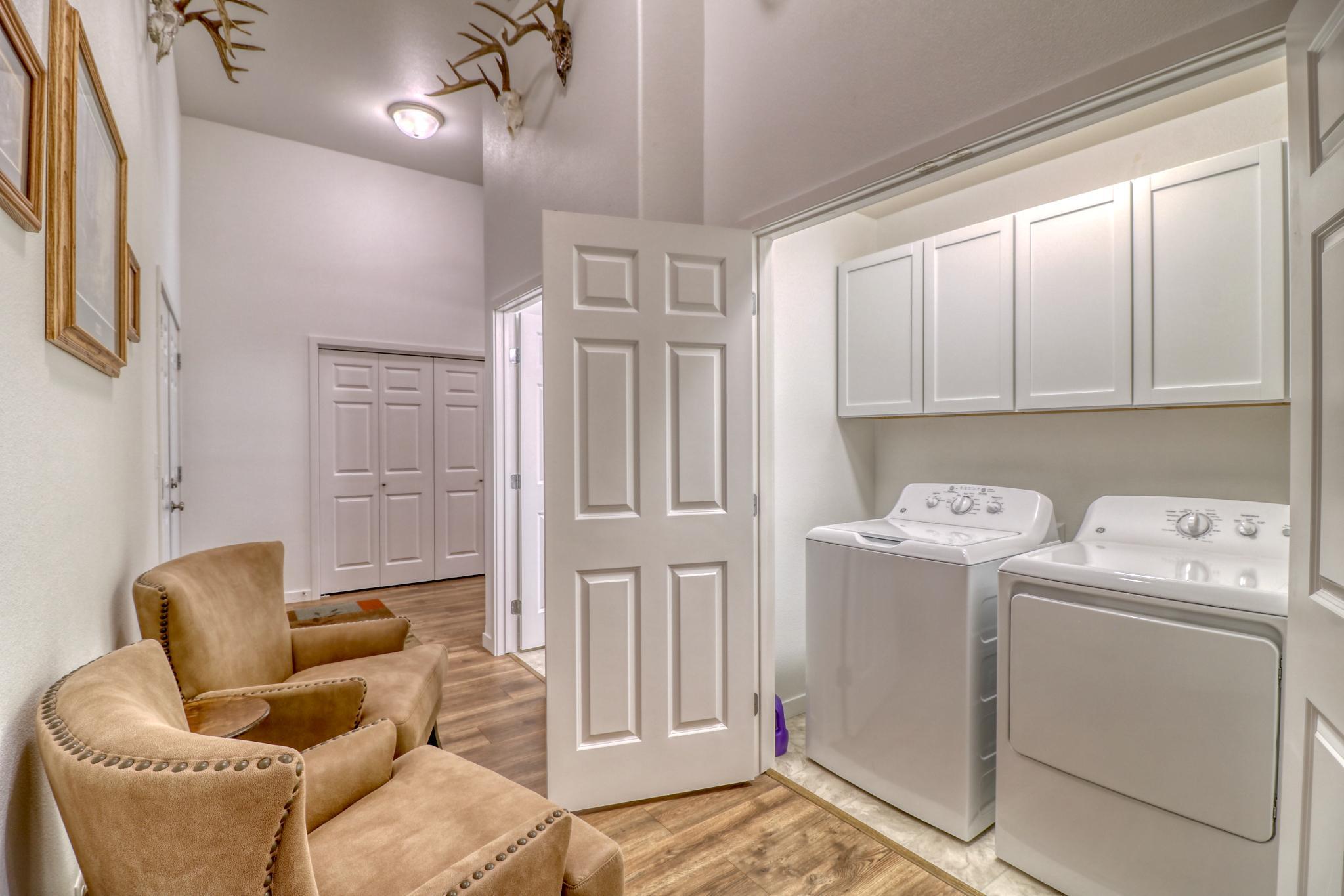 Convenient Mudroom_Laundry1_1.jpg