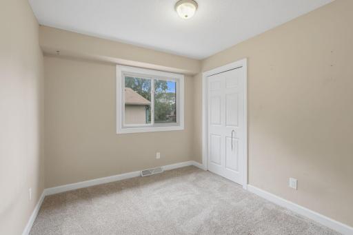 4250 Thornhill Lane, Vadnais Heights, MN 55127
