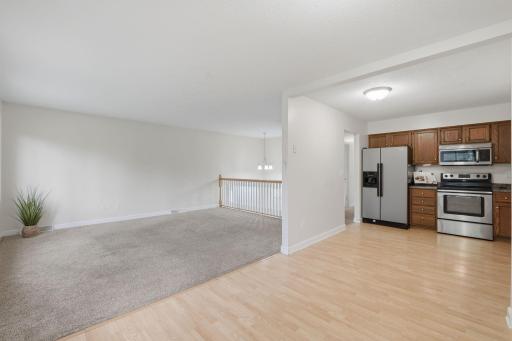 4250 Thornhill Lane, Vadnais Heights, MN 55127