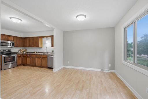 4250 Thornhill Lane, Vadnais Heights, MN 55127