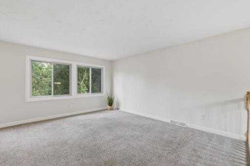 4250 Thornhill Lane, Vadnais Heights, MN 55127