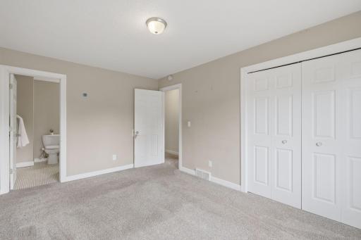 4250 Thornhill Lane, Vadnais Heights, MN 55127