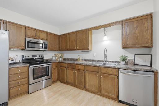 4250 Thornhill Lane, Vadnais Heights, MN 55127