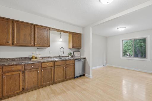 4250 Thornhill Lane, Vadnais Heights, MN 55127