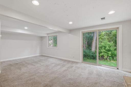 4250 Thornhill Lane, Vadnais Heights, MN 55127