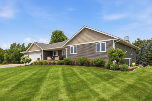 19436 Memory Circle, Hutchinson, MN 55350