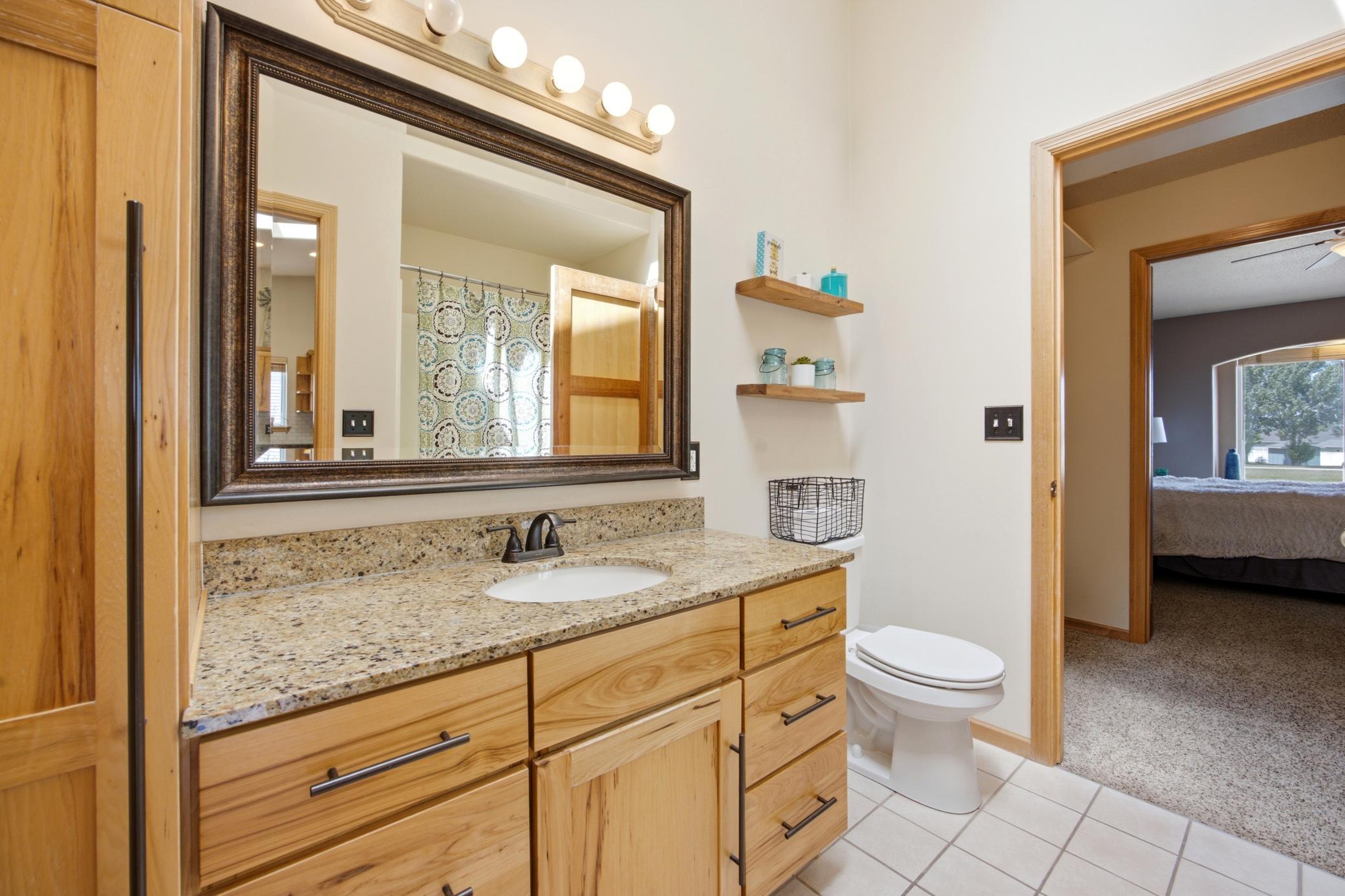 Full upper bathroom