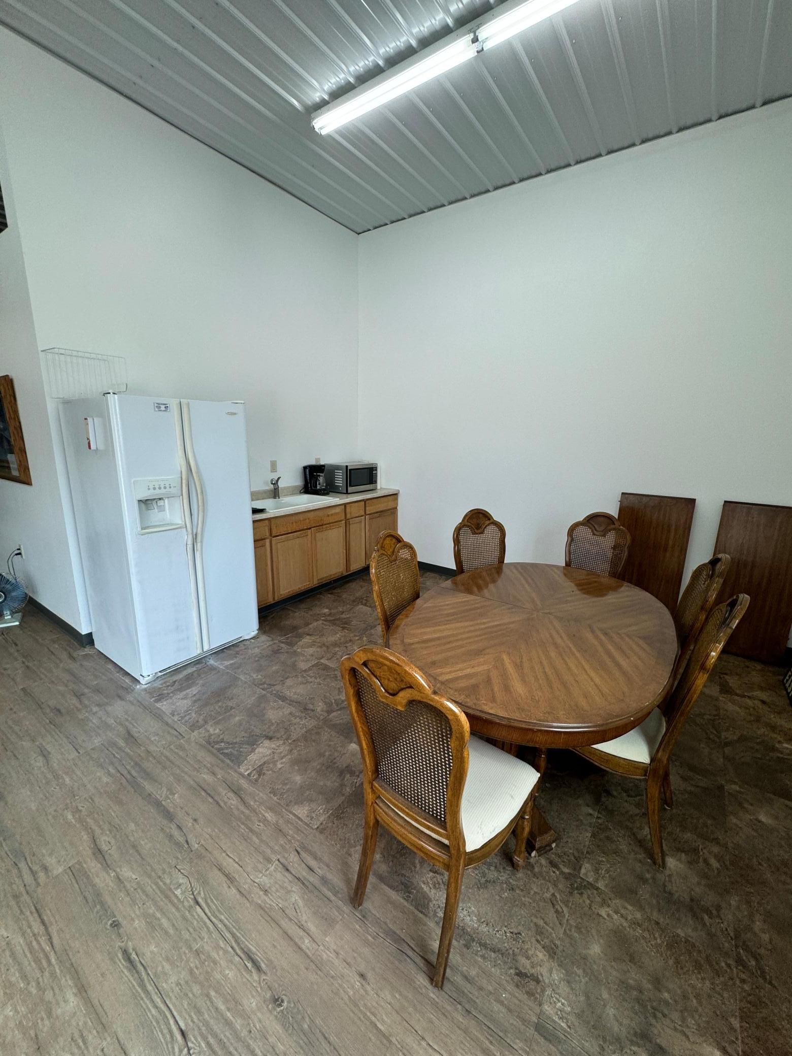 SHARED Common Area Kitchen.JPG