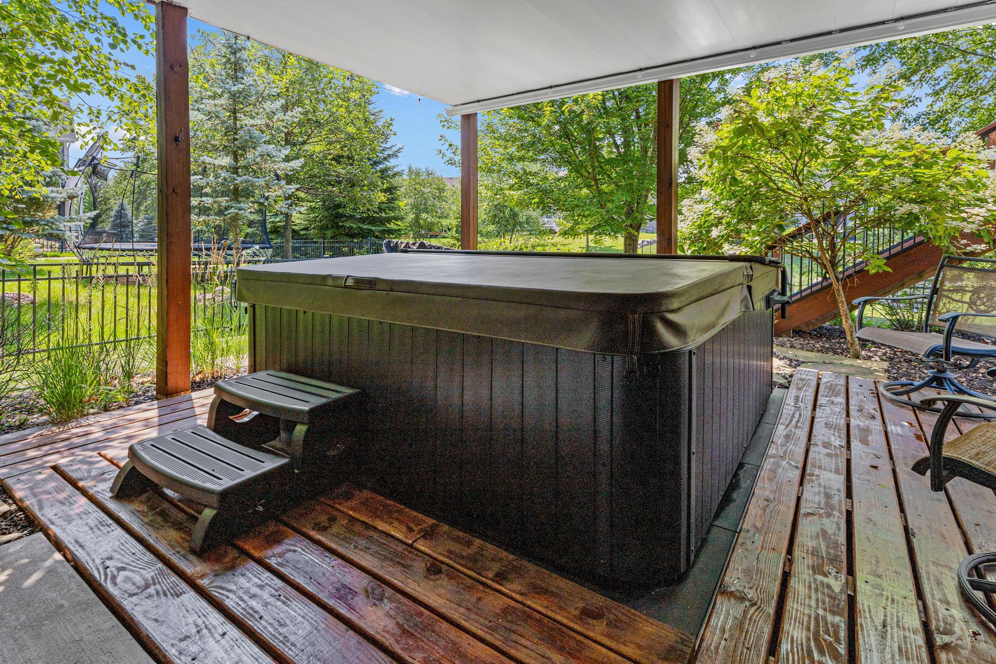 Hot tub with gorgeous decking.