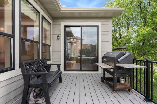 16377 Glory Lane, Eden Prairie, MN 55344