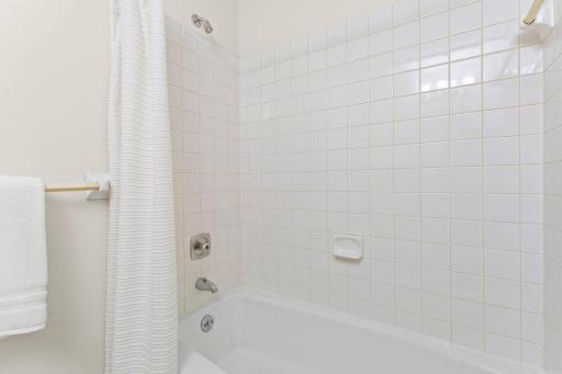 13411 Pepperwood Circle, Hopkins, MN 55305