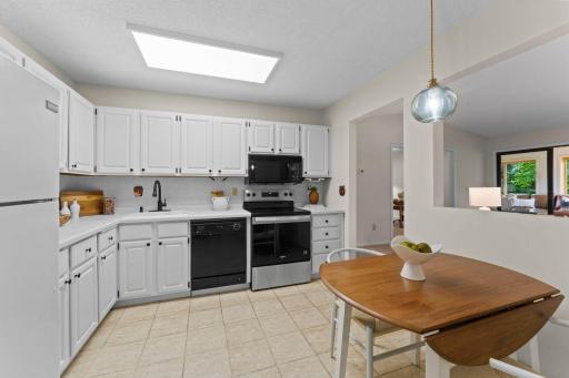 13411 Pepperwood Circle, Hopkins, MN 55305