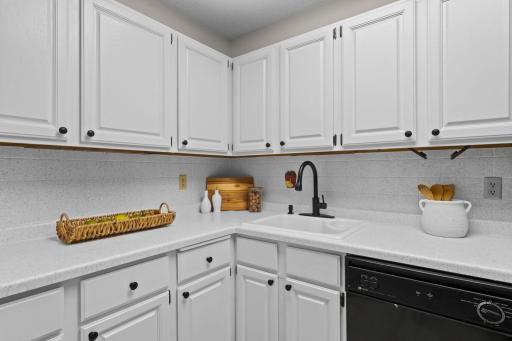 13411 Pepperwood Circle, Hopkins, MN 55305
