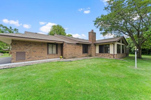 13411 Pepperwood Circle, Hopkins, MN 55305