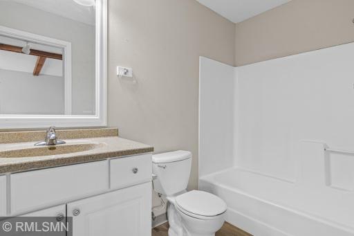 7654 Dunmore Road, Woodbury, MN 55125