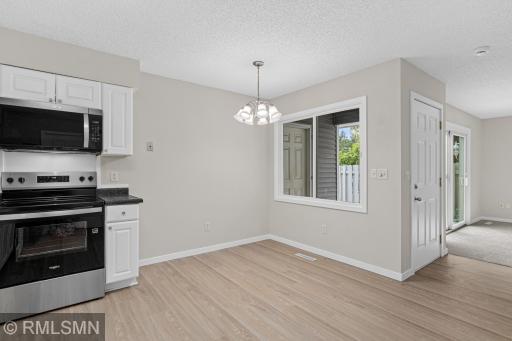 7654 Dunmore Road, Woodbury, MN 55125