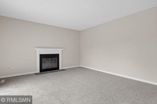 7654 Dunmore Road, Woodbury, MN 55125