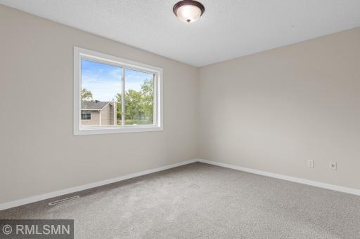 7654 Dunmore Road, Woodbury, MN 55125