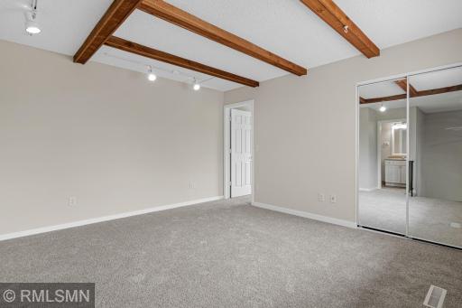 7654 Dunmore Road, Woodbury, MN 55125