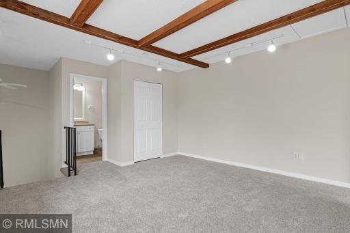 7654 Dunmore Road, Woodbury, MN 55125