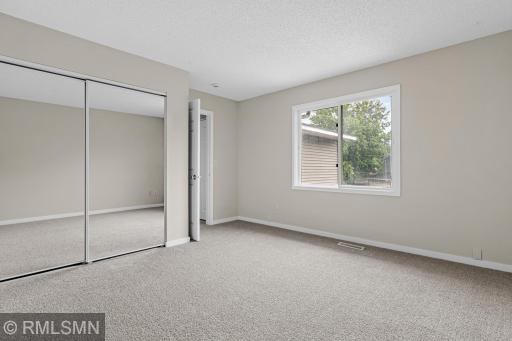 7654 Dunmore Road, Woodbury, MN 55125