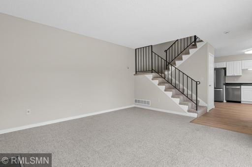 7654 Dunmore Road, Woodbury, MN 55125