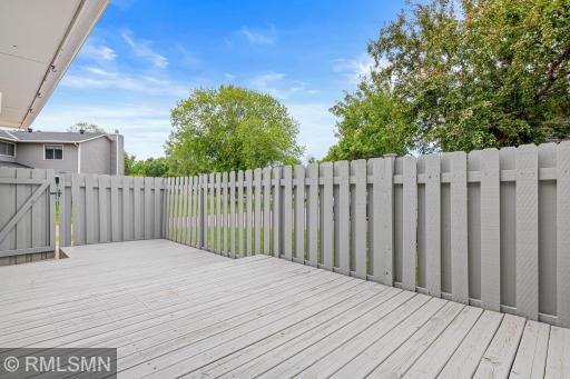 7654 Dunmore Road, Woodbury, MN 55125
