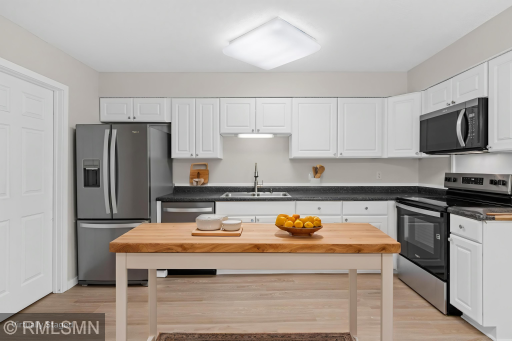 7654-Dunmore-Rd-Woodbury-9 - Kitchen - Standard - 0.jpg