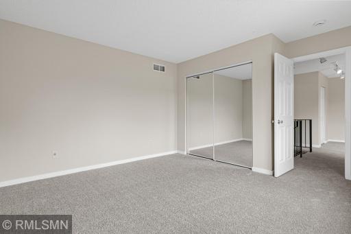 7654 Dunmore Road, Woodbury, MN 55125