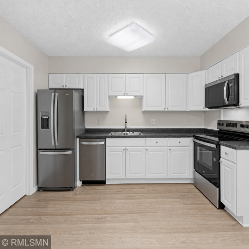 7654 Dunmore Road, Woodbury, MN 55125