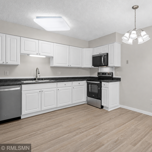 7654 Dunmore Road, Woodbury, MN 55125