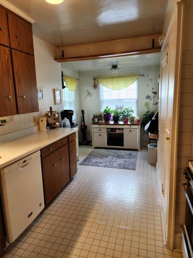 610 Trott Avenue SW, Willmar, MN 56201