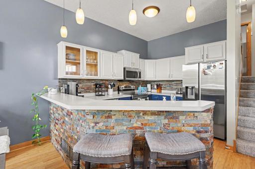 20015 Heritage Drive, Lakeville, MN 55044