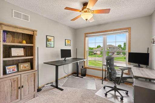 20015 Heritage Drive, Lakeville, MN 55044