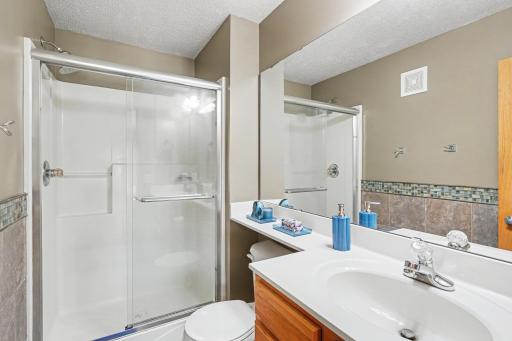 20015 Heritage Drive, Lakeville, MN 55044