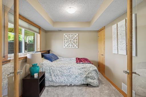 20015 Heritage Drive, Lakeville, MN 55044