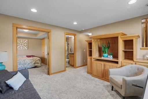 20015 Heritage Drive, Lakeville, MN 55044