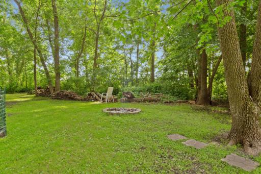 29742 400th Street, Le Sueur, MN 56058