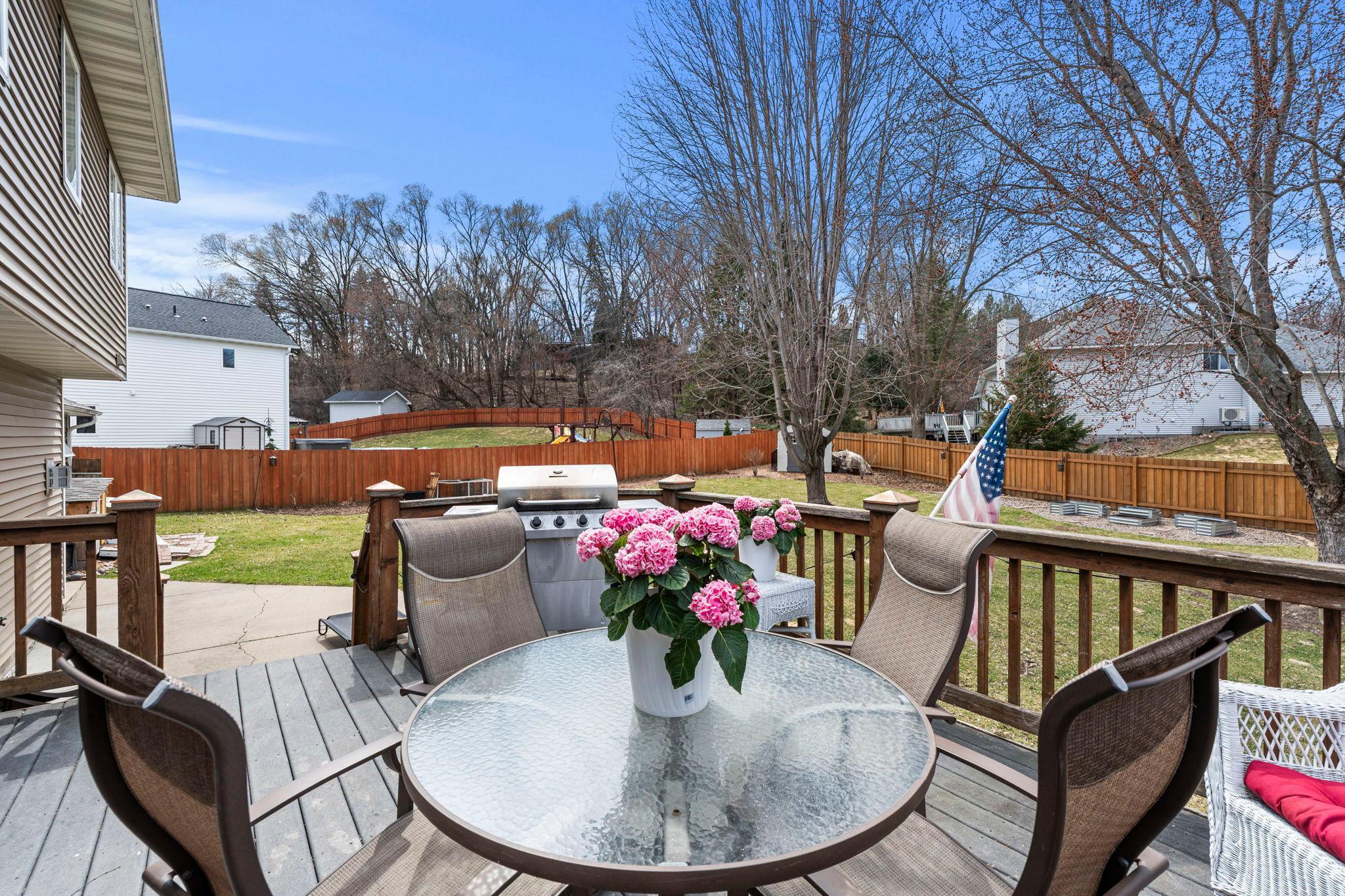 Large fully fenced yard!