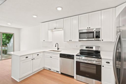 Solid surface countertops with stainless applainces