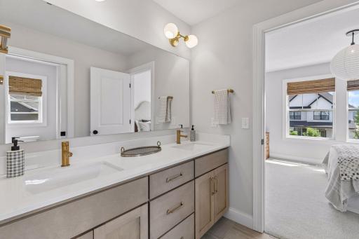 16497 Duluth Trail, Lakeville, MN 55044
