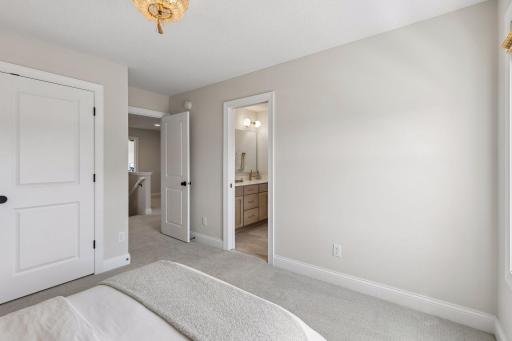 16497 Duluth Trail, Lakeville, MN 55044