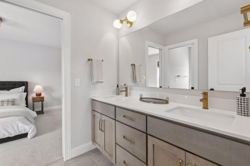 16497 Duluth Trail, Lakeville, MN 55044