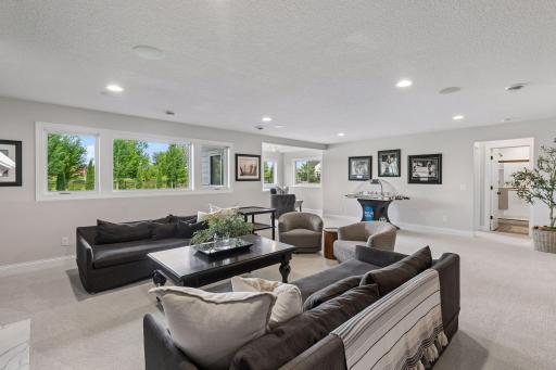 16497 Duluth Trail, Lakeville, MN 55044